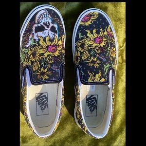 Vans Slip-On Beauty Skull Skate Shoe,  size 8~ great condition